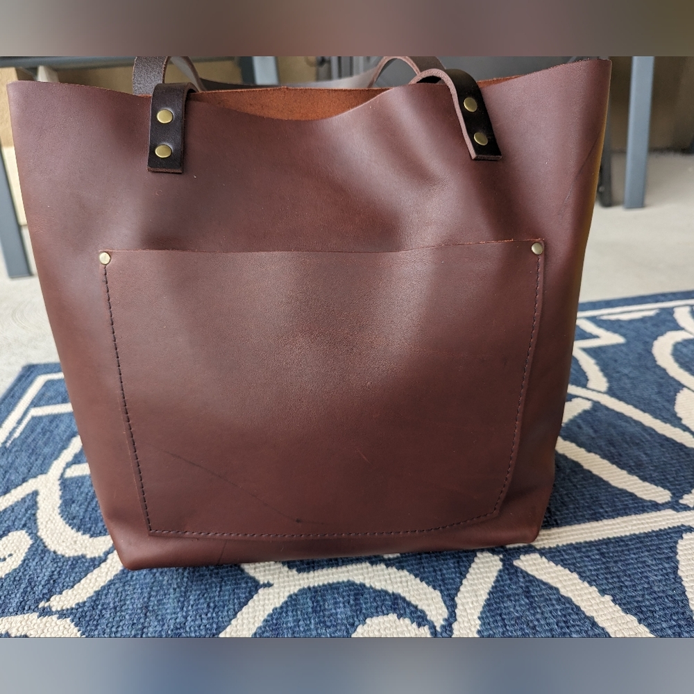 Portland Leather Medium Classic Cognac Tote